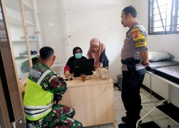 Datangi Warga Langsung, Babinkamtibmas Berikan Himbauan Gukamtibmas