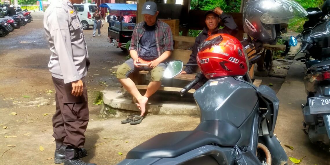 Polsek Kadudampit dialogis dengan masyarakat
