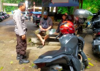 Polsek Kadudampit dialogis dengan masyarakat