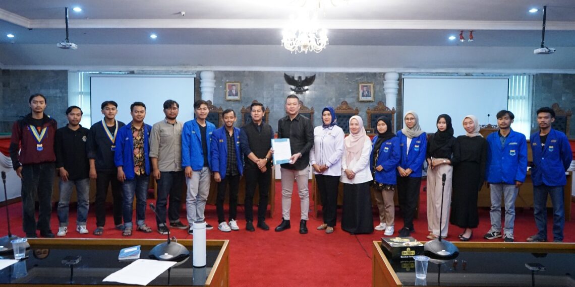 Terima Audiensi dengan PMII, Ini Tanggapan DPRD Kota Sukabumi