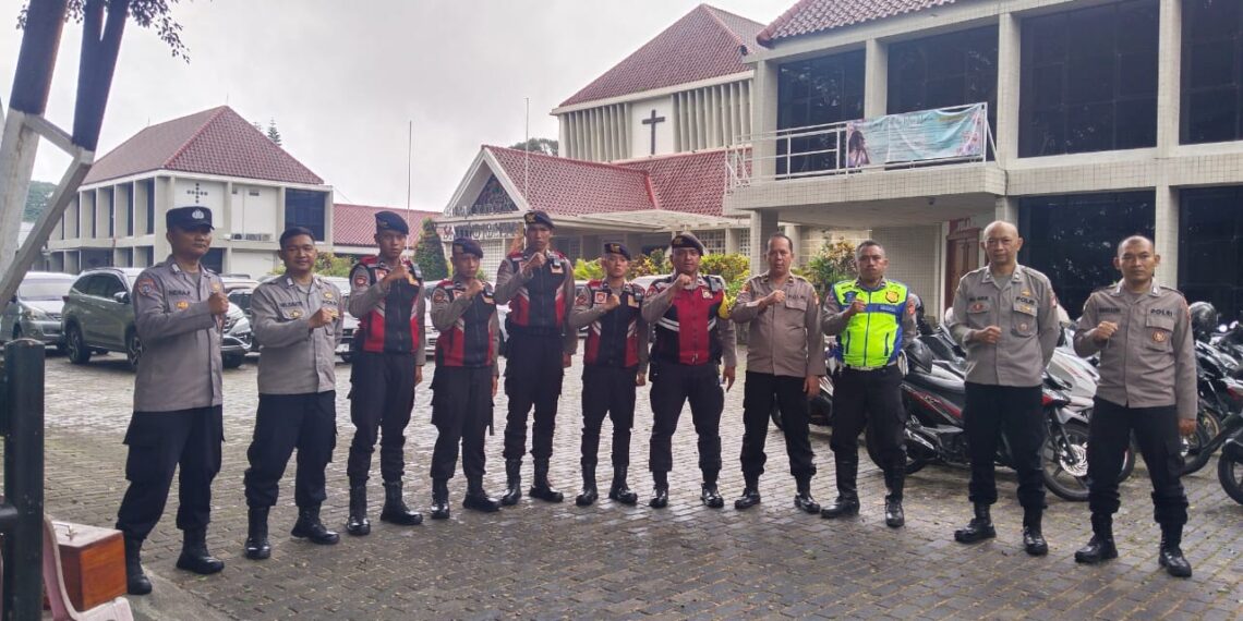 Polsek Cikole Laksanakan Patroli Ke Tempat Ibadah