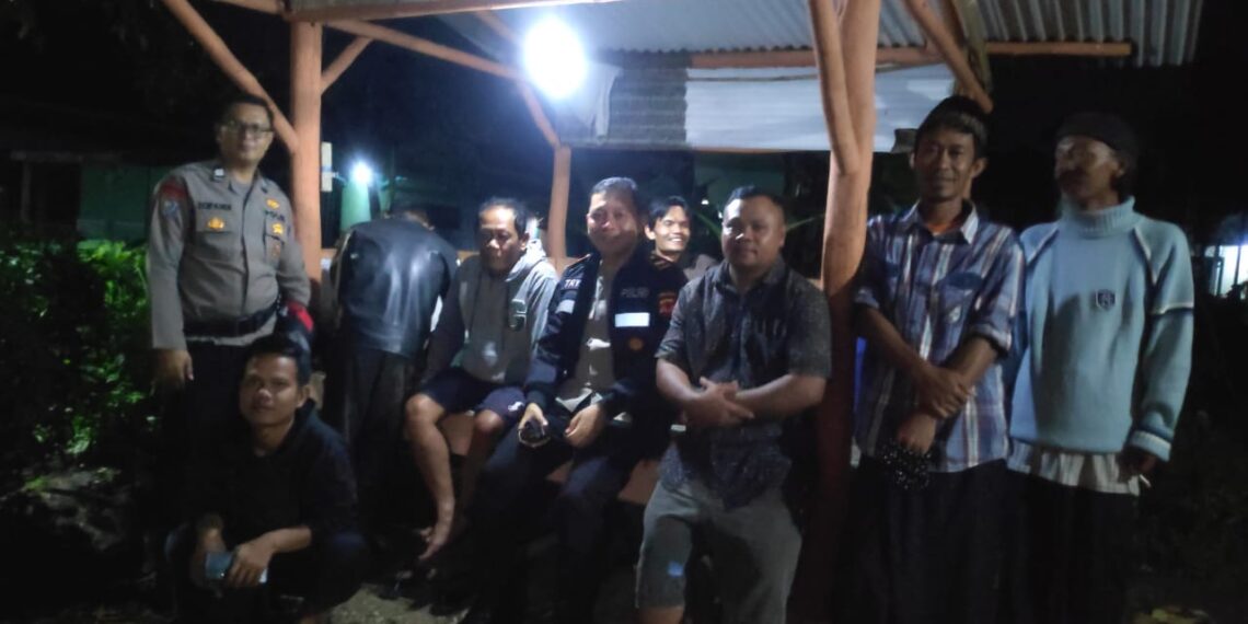Kapolsek Kebon Pedes kunjungi Pos Ronda Satkamling Desa Bojong Sawah