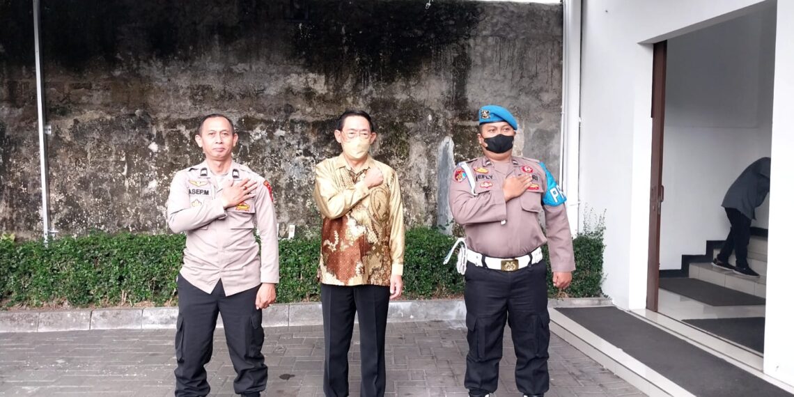Polsek Kadudampit Laksanakan pengamanan gereja gbi indokuring kota sukabumi