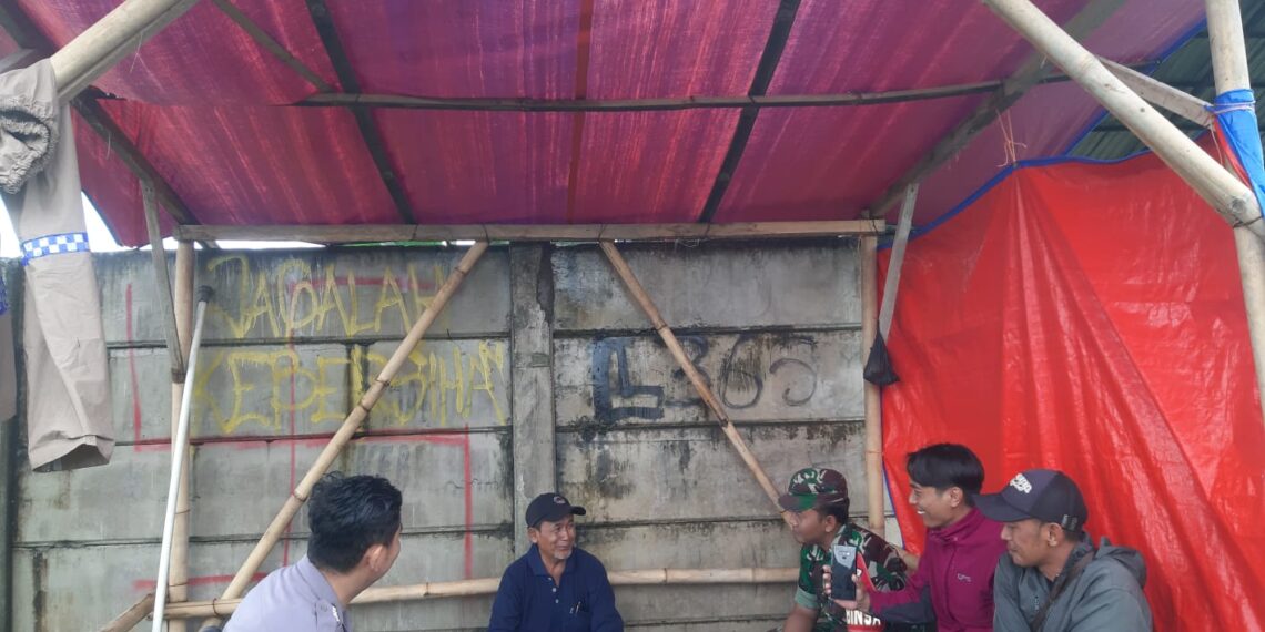 Dekati warga Babinkamtibmas bersinergi dengan Babinsa Sambangi Warga dan Berikan Imbauan Kamtibmas