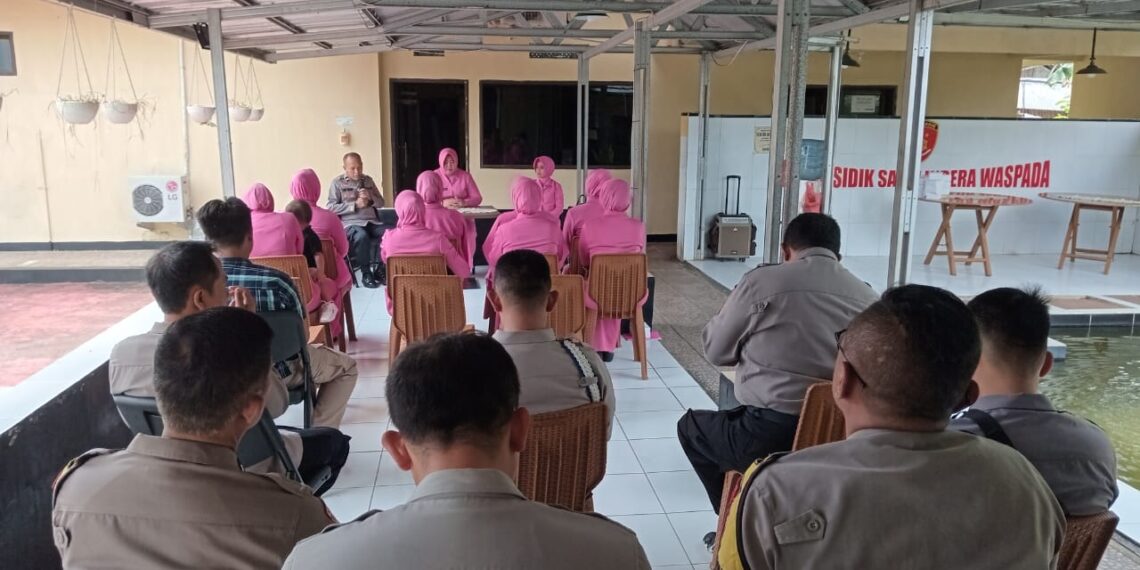 Pertemuan Rutin Bhayangkari Ranting Polsek Prenduan, Guna Pererat Tali Silaturrahmi Sesama Anggota Bayangkari