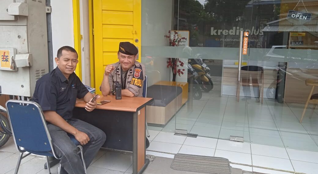 Ciptakan Kondisi Yang Aman dan Nyaman Polsek Warudoyong Lakukan Patroli Dialogis di Siang Hari