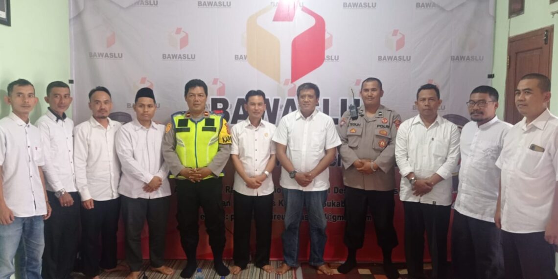 Polsek Cireunghas PAM dan Monitoring pelaksanaan Tahapan Seleksi / Tes Wawancara Peserta Calon Petugas Pengawas TPS