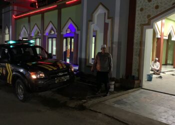 Polsek Cireunghas Berjama’ah Sholat Subuh Bersama Masyarakat Bertempat Di Masjid Al – Falah