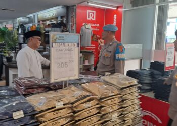 Guna menciptakan keamanan dan kondusif, Polsek Citamiang Patroli Dialogis dan Sambangi Warga.