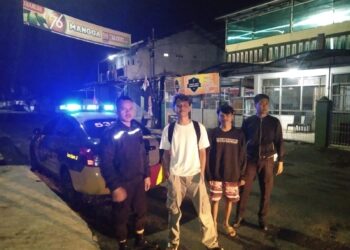 Anggota Patroli  Polsek Warudoyong Polres Sukabumi Kota Gencar Laksanakan Patroli Malam Hari.