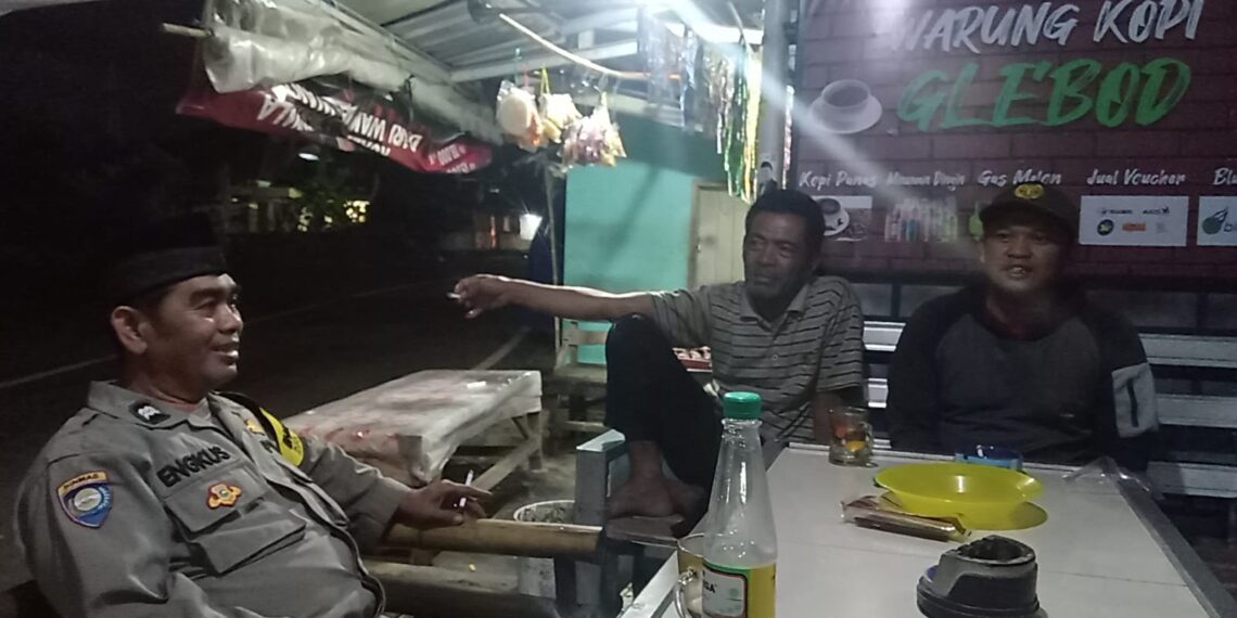 Dekati warga Babinkamtibmas  Sambangi Warga dan Berikan Imbauan Kamtibmas