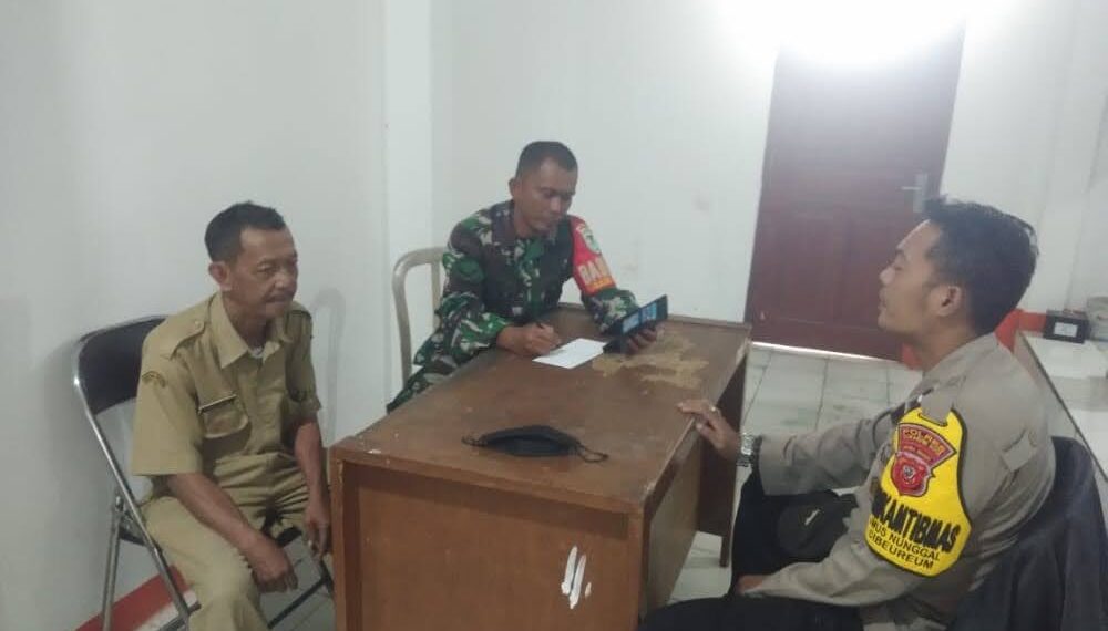 Bhabinkamtibmas Polsek Cibeureum Sambangi Warga / Perangkat Kelurahan bersama Babinsa dan berikan himbauan Kamtibmas menjelang pemilu