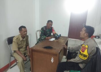 Bhabinkamtibmas Polsek Cibeureum Sambangi Warga / Perangkat Kelurahan bersama Babinsa dan berikan himbauan Kamtibmas menjelang pemilu