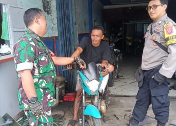 Babinkamtibmas bersinergi dengan Babinsa Sambangi Warga dan Berikan Imbauan Kamtibmas