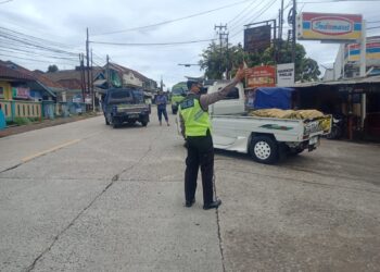 Gatur Lalin Siang Dan Pemantauan Arus Lalu Lintas Unit Lantas Polsek Sukalarang