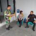 Cegah Aksi Kejahatan, Anggota Bhabinkamtibmas berikan Himbauan Kamtibmas Kepada Security