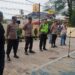 Kapolsek Sukalarang Sampaikan Arahan Kepada Anggota Saat Apel Pagi
