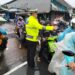 Antisipasi Kemacetan Pagi Pasca Hujan, Unit Lantas Polsek Sukalarang Melaksanakan Gatur Lalin Saat Jam Masuk Karyawan