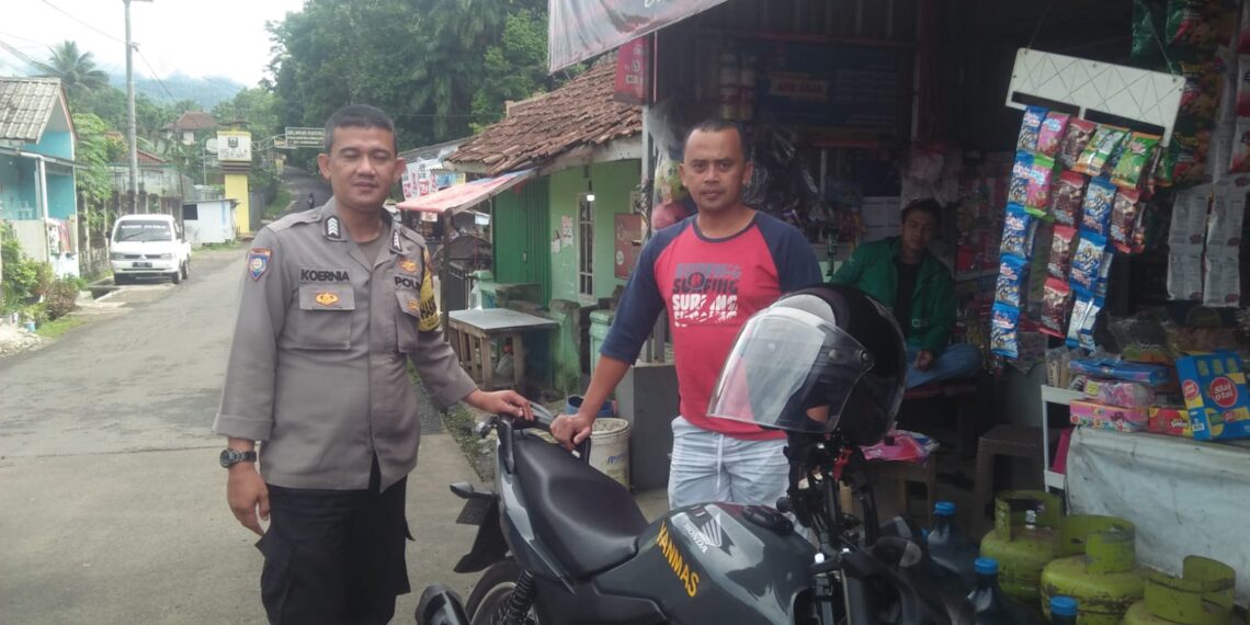 Patroli Rutin Polsek Kadudampit Untuk Dekatkan Dengan Masyarakat