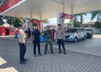 Guna mlenciptakan keamanan dan kondusif, Polsek Citamiang Patroli Dialogis dan Sambangi Warga.