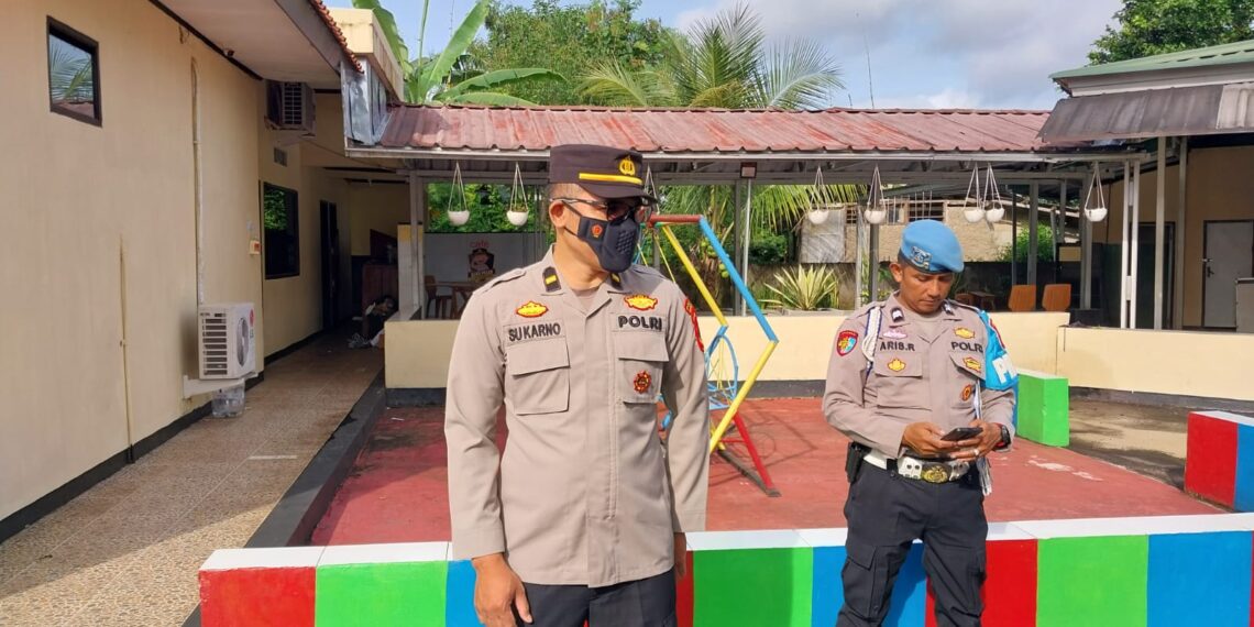 Sebagai Sarana Komunikasi Pimpinan dan Anggota Polsek Gunungpuyuh Laksanakan Apel Pagi