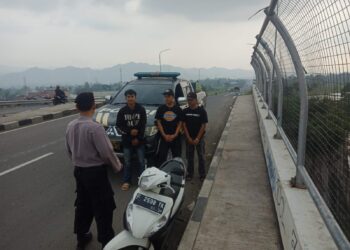 Unit Samapta laksanakan patroli dialogis Siang hari dan berikan himbauan kamtibmas