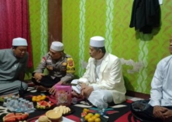 Sambangi Tokoh Agama Bhabinkamtibmas Polsek Cireunghas Polres Sukabumi Kota Ajak Ciptakan Situasi Kamtibmas Kondusif Jelang Pemilu 2024
