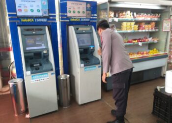 Anggota Polsek Gunungpuyuh Polres Sukabumi Kota Kontrol dan Cek ATM Antisipasi Gangguan Kamtibmas
