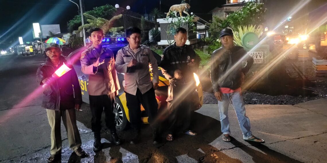 Patroli Strong Point Malam Hari Wujudkan Situasi Kamtibmas Yang Aman Dan Kondusif