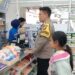 Bantu Warga Yang Membutuhkan Babinkamtibmas Pasirhalang Polsek Sukaraja