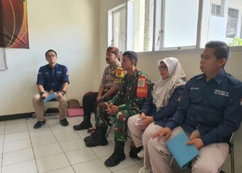 Hadiri Acara Pelantikan Kelompok Penyelenggara Pemungutan Suara (KPPS) Tingkat Kelurahan Warudoyong Ta 2024 Bhabinkamtibmas Kel Nyomplong