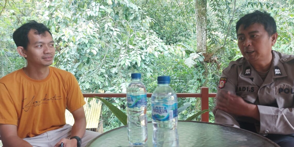 Laksanakan Kegiatan Dialogis Dan Pemantauan Dengan Masyarakat Anggota Samapta Polsek Sukabumi
