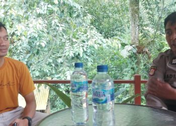 Laksanakan Kegiatan Dialogis Dan Pemantauan Dengan Masyarakat Anggota Samapta Polsek Sukabumi