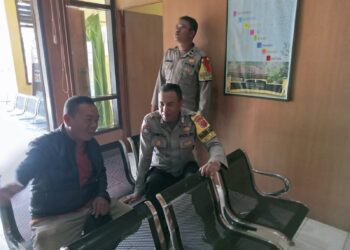 Jalin Kebersamaan, Bhabinkamtibmas Polsek Cireunghas Polress Sukabumi Kota Bersama Babinsa Silaturahmi Dengan Perangkat Desa