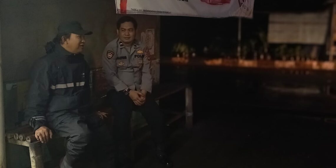 Anggota Patroli  Polsek Warudoyong Polres Sukabumi Kota Gencar Laksanakan Patroli Malam Hari.
