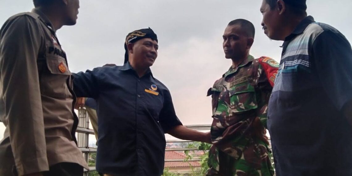 Berikan Himbauan Kamtibmas Menjelang Pemilu, Bhabinkamtibmas Polsek Cibeureum Sambangi Warga Binaannya Bersama Babinsa