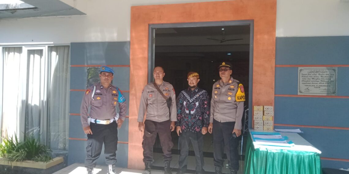 Polsek Sukabumi Monitor Kegiatan Pelantikan Panitia Kpps Tingkat Desa Se-Kecamatan Sukabumi