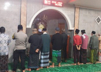 Polsek Citamiang Giat Shalat Subuh Berjamaah Bersama Warga