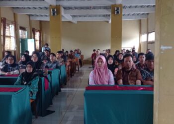 Anggota Polsek Cireunghas Melaksanakan Pengawasan Pelantikan Kelompok Penyelenggaraan Pemungutan Suara (KPPS)