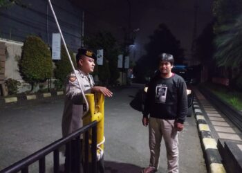 Rutin Sambang Satpam Perumahan, Unit Samapta Polsek Gunungpuyuh Ingatkan Satpam Lebih Tingkatkan Kewaspadaan