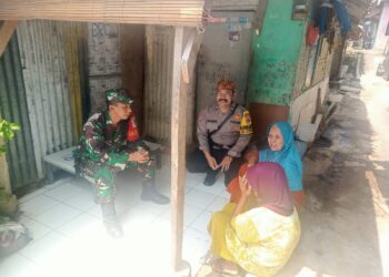 Datangi Warga Langsung, Babinkamtibmas Berikan Himbauan Gukamtibmas