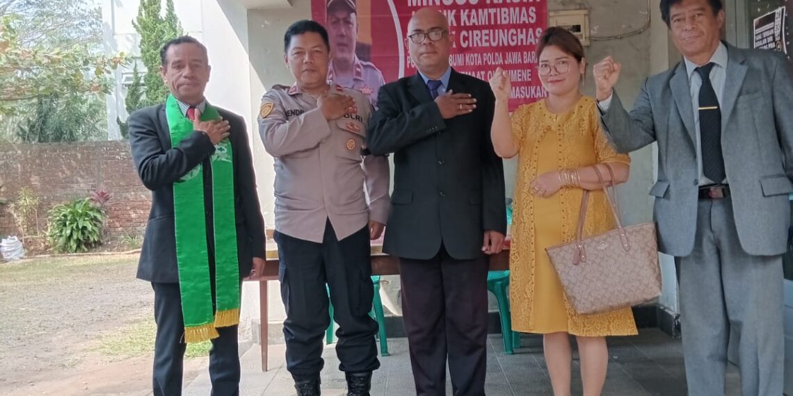 Guna Ibadat Berjalan Kondusif, Polsek Cireunghas Gelar Minggu Kasih di Gereja