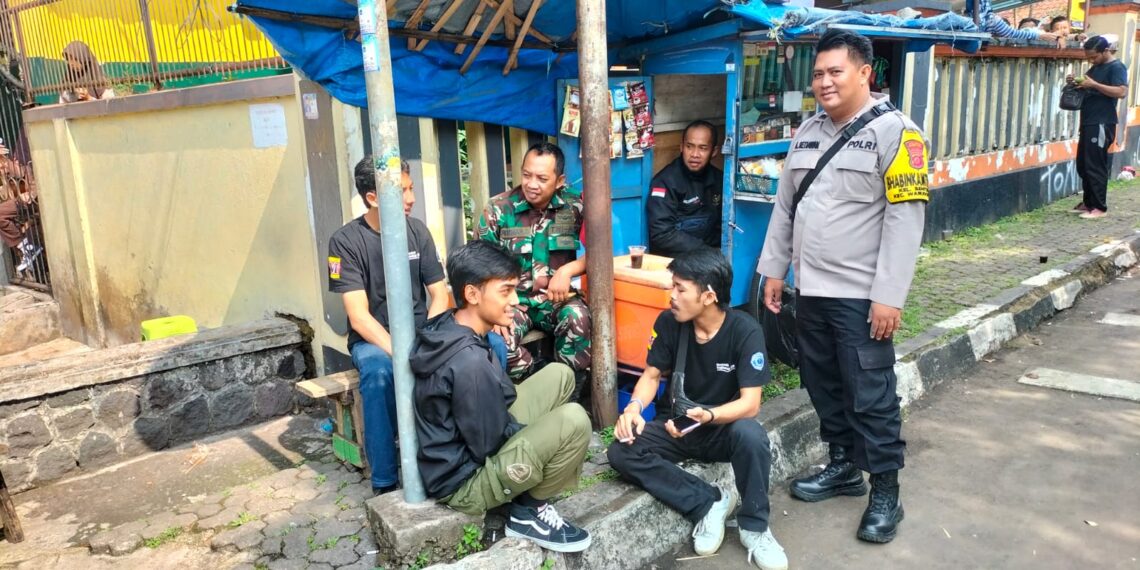 Sambangi Warga Polisi di Kota Sukabumi Sampaikan Imbauan Kamtibmas