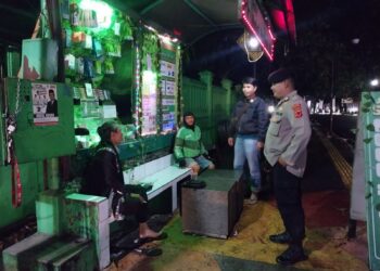 Polsek Gunungpuyuh Laksanakan Patroli Malam, Antisipasi Kejahatan Di Wilayah Gunungpuyuh