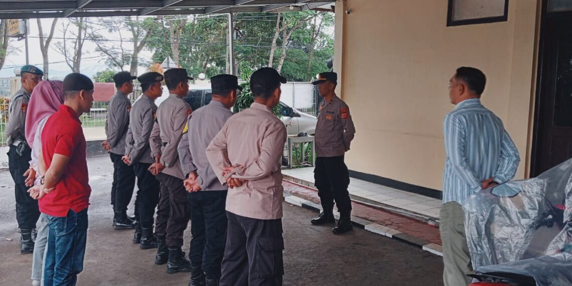 Polsek Citamiang Gelar Apel Pagi Sebagai Bentuk Kedisiplinan.