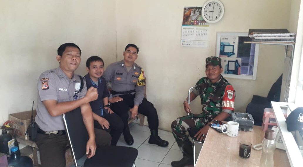Anggota Bhabinkamtibmas Polsek Warudoyong Dengan Babinsa Sambangi Warga Dan Berikan Imbauan Kamtibmas