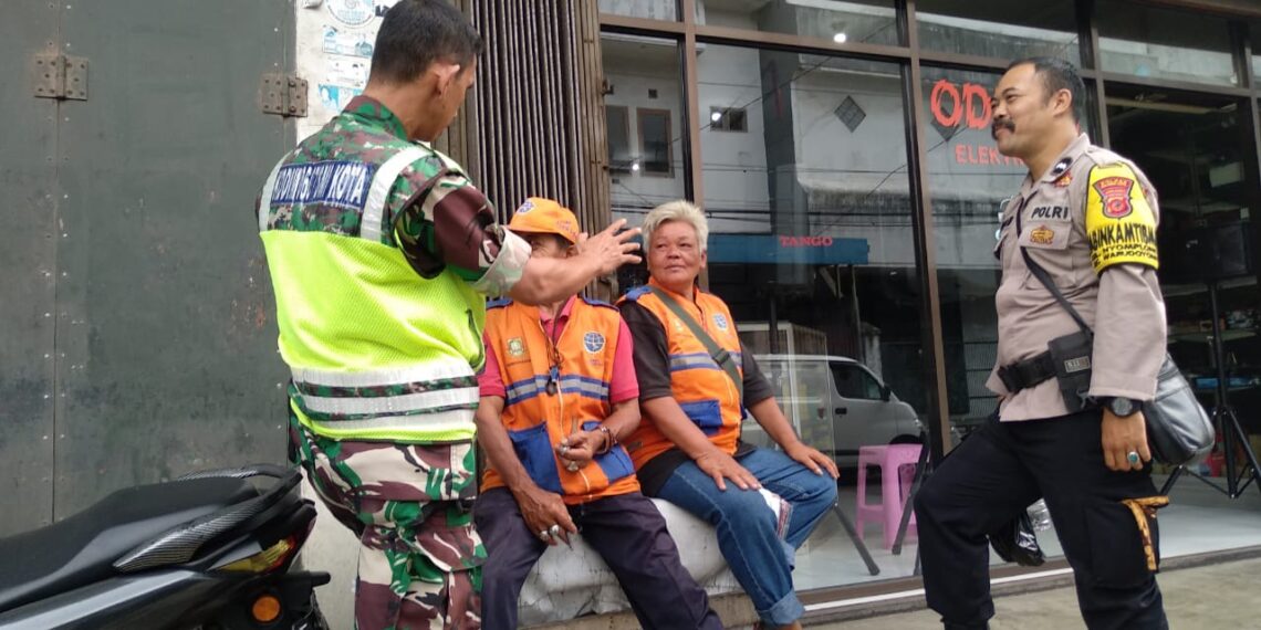 Bhabinkamtibmas Sambangi Juru Parkir Cegah Curanmor