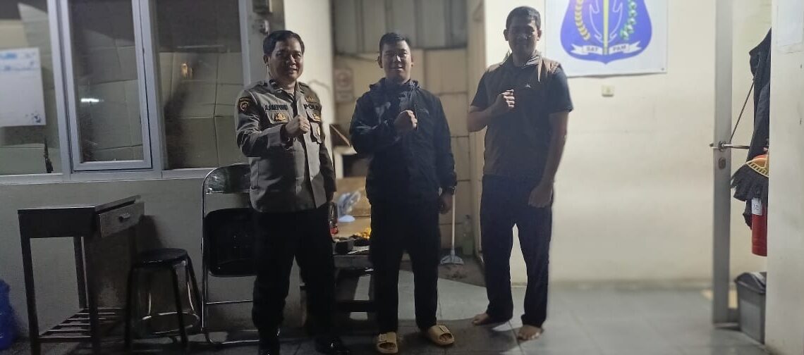 Antisipasi Gukamtibmas, anggota patroli  Polsek Warudoyong Polres Sukabumi Kota Gencar Laksanakan Patroli Malam Hari.