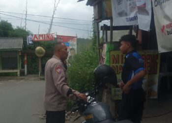 Laksanakan Patroli Dialogis Polsek Kadudampit Upaya Jaga Kamtibmas Agar tetap Aman