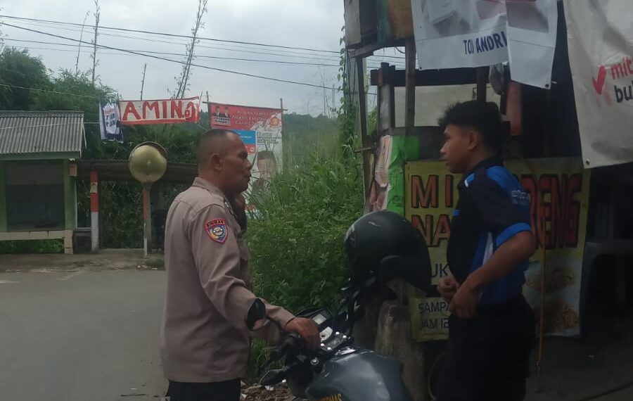 Laksanakan Patroli Dialogis Polsek Kadudampit Upaya Jaga Kamtibmas Agar tetap Aman